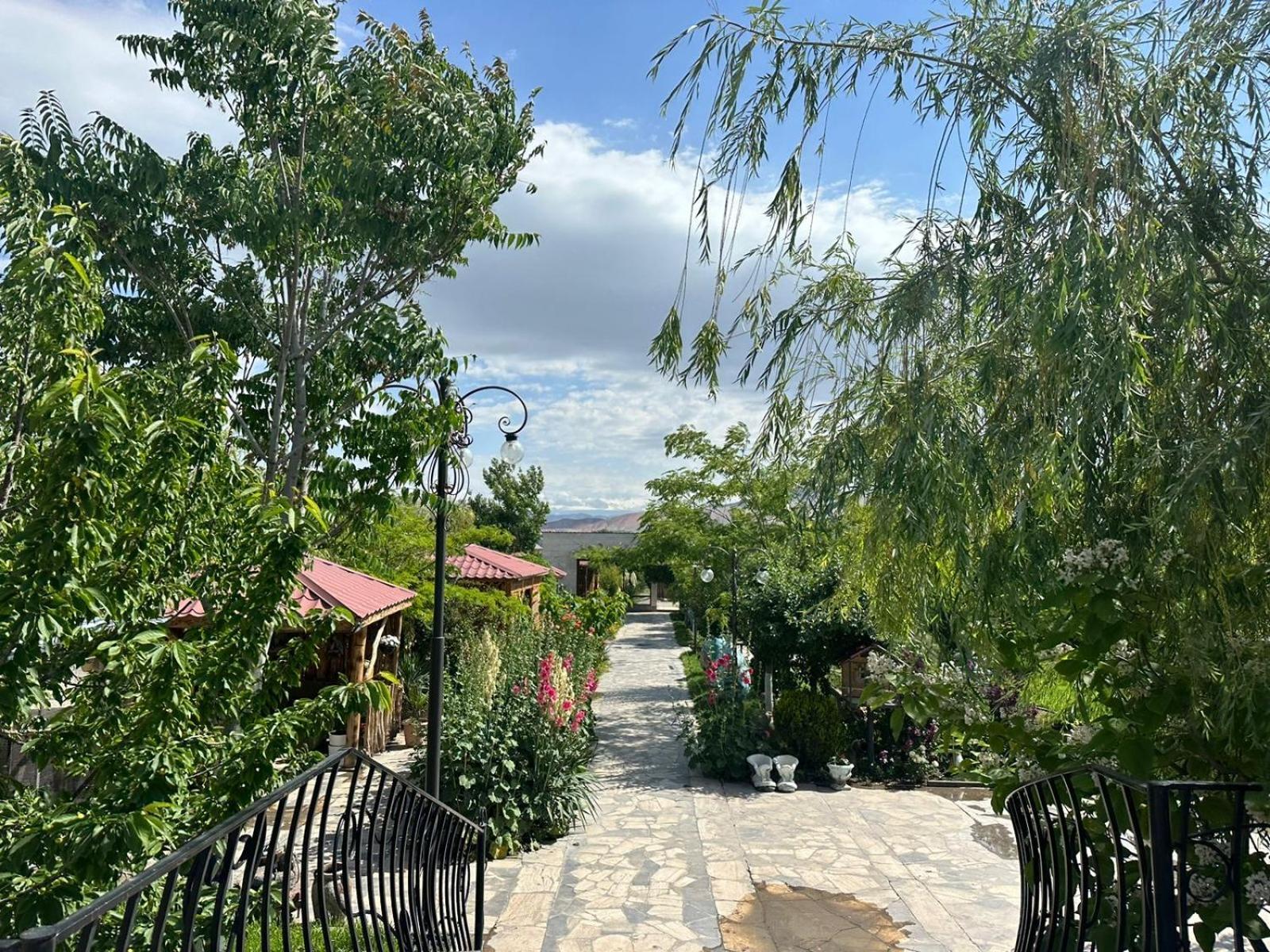 Ralina Restaurant And Hotel Ararat ภายนอก รูปภาพ